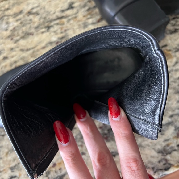 Chanel leather boots - Picture 6 of 16